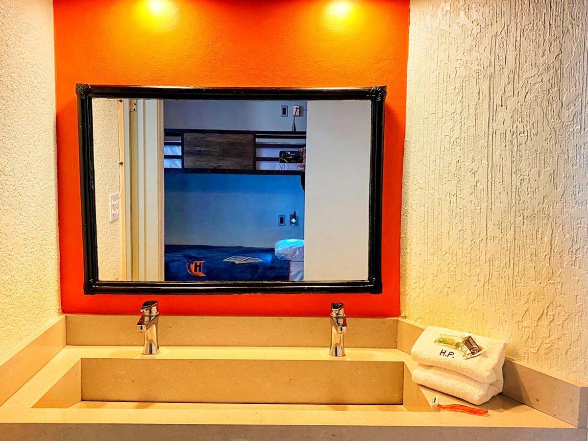 Paris Hostel Тихуана Экстерьер фото