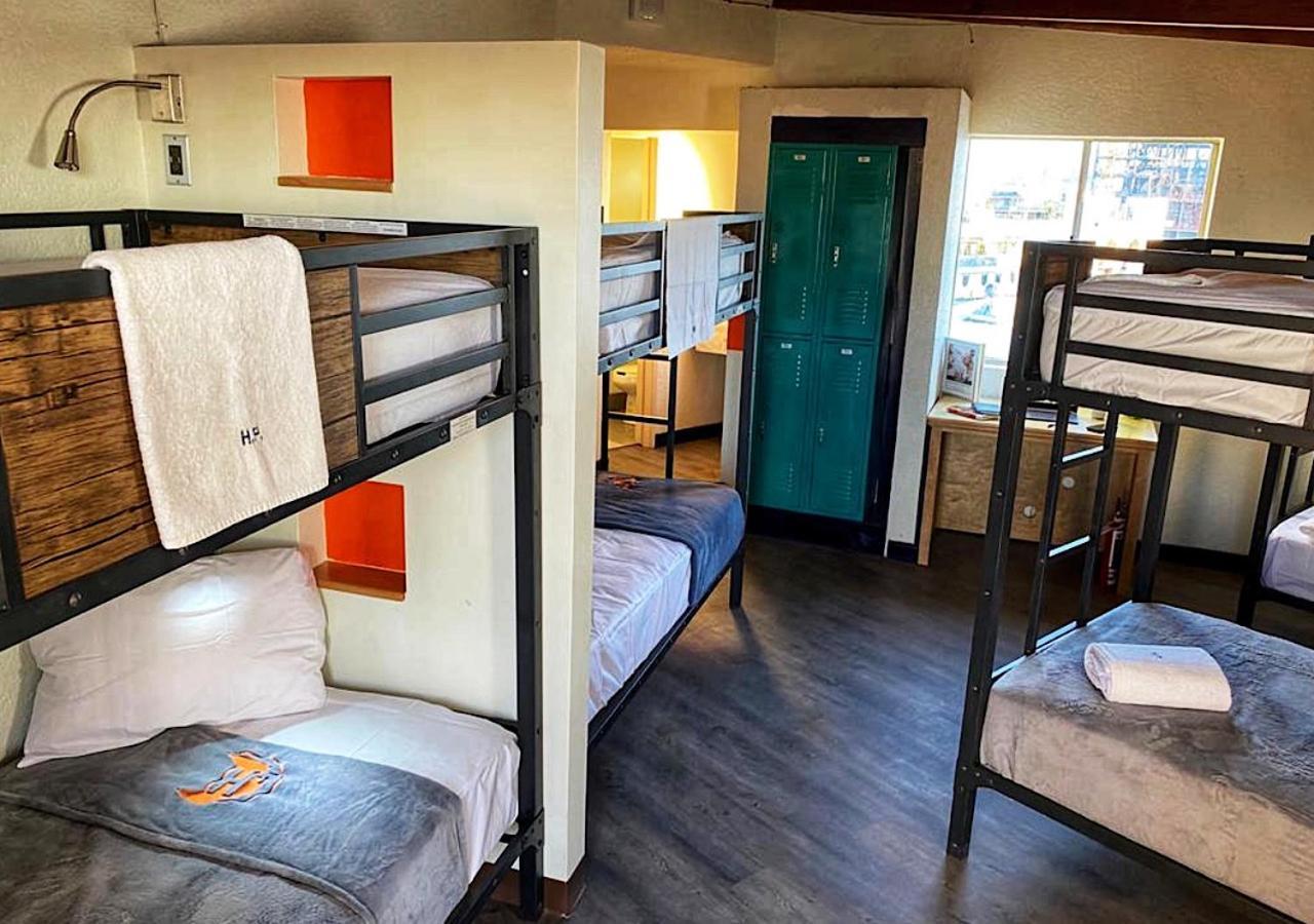 Paris Hostel Тихуана Экстерьер фото
