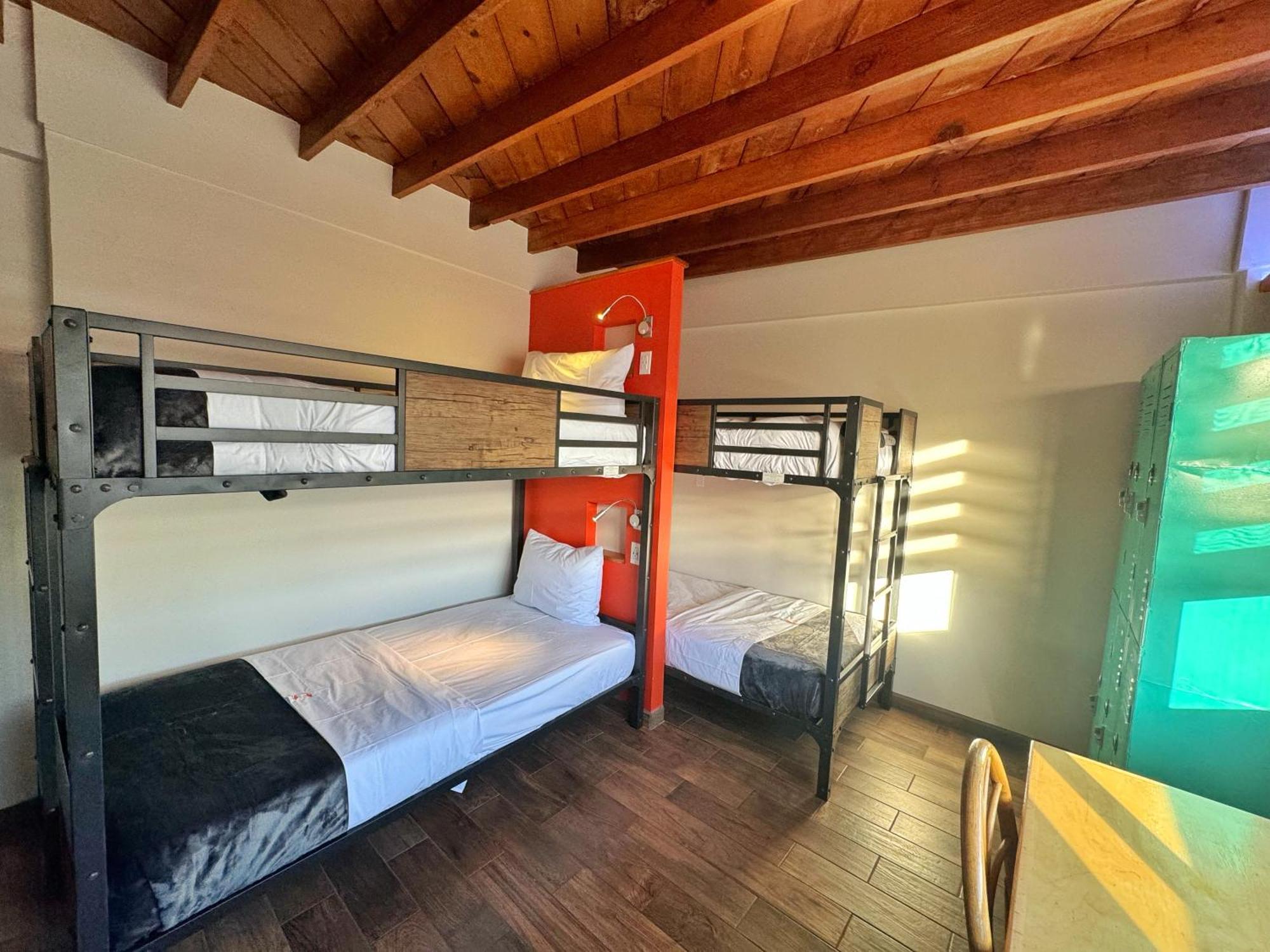Paris Hostel Тихуана Экстерьер фото